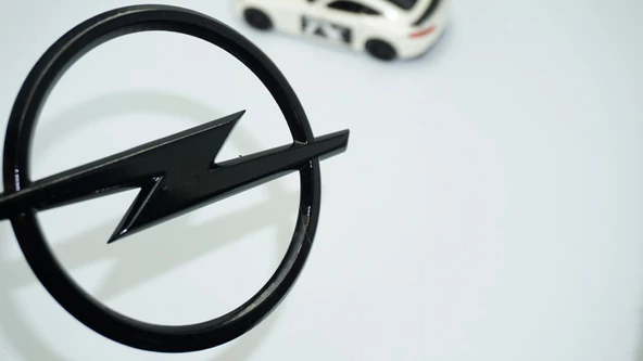 DK Tuning Opel Bagaj Siyah ABS Logo Amblem Arma 112mm ürün görseli 1