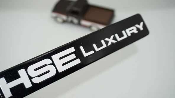 DK Tuning Land Rover Discovery 4 HSE Luxury Bagaj Siyah Beyaz Logo Amblem ürün görseli 1