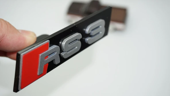 DK Tuning RS3 Gri Kırmızı Ön Panjur Izgara Logo Arma Audi İle Uyumlu ürün görseli 1