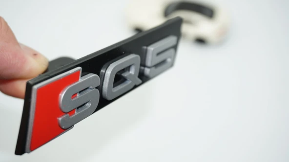 DK Tuning SQ5 Gri Kırmızı Ön Panjur Logo Arma Audi İle Uyumlu ürün görseli 1