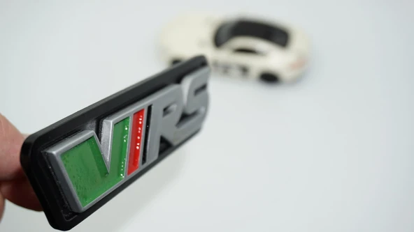 DK Tuning Skoda VRS Ön Panjur Gri Yeşil Kırmızı Logo Arma ürün görseli 1