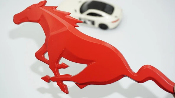 DK Tuning Ford Mustang Shelby GT Koşan At Bagaj Kırmızı Logo Arma ürün görseli 1