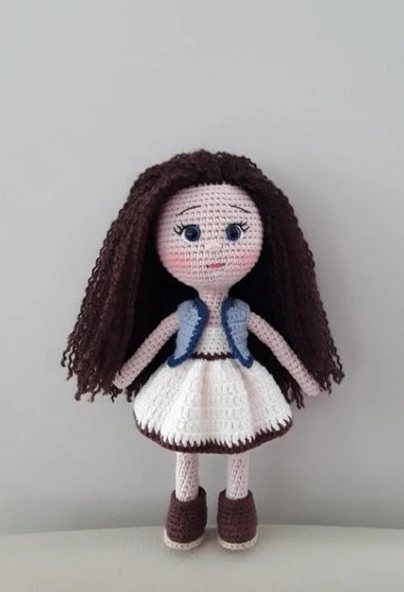 Süslü Kız Bebek Amigurumi Organik Oyuncak ürün görseli 1