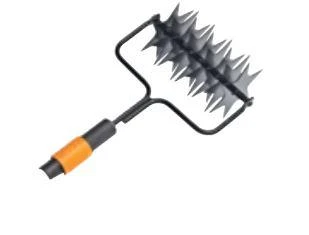 Fiskars Quickfit Çim Havalandırıcı El Çapası 1000689 ürün görseli 1