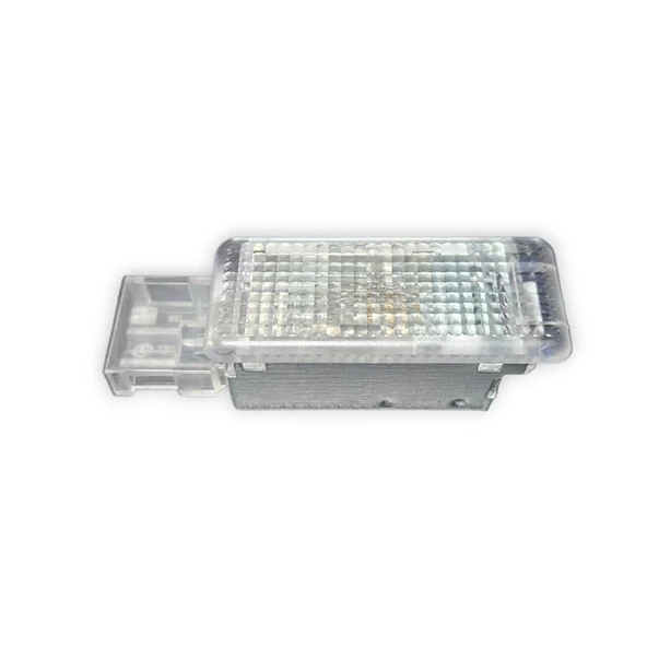 VW Polo 2010-2014 Bagaj Aydınlatma Lambası 7L0947415 ürün görseli 1