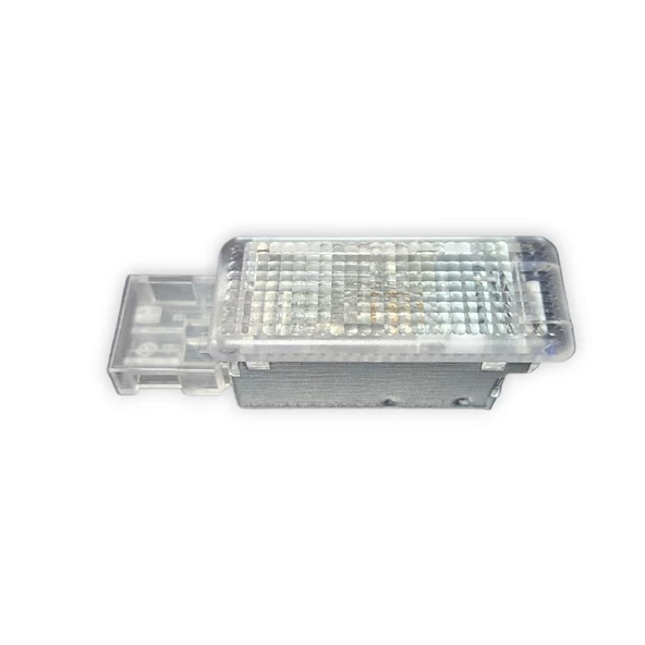 VW Polo 2015-2017 Bagaj Aydınlatma Lambası 7L0947415 ürün görseli 1