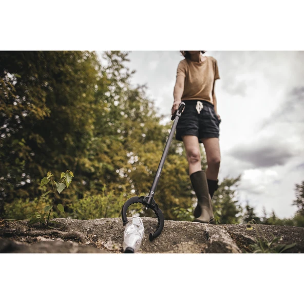 Fiskars Solid Çöp Toplama Aparatı Uzun Saplı Bahçe Çöp Tutucu - Resim 4
