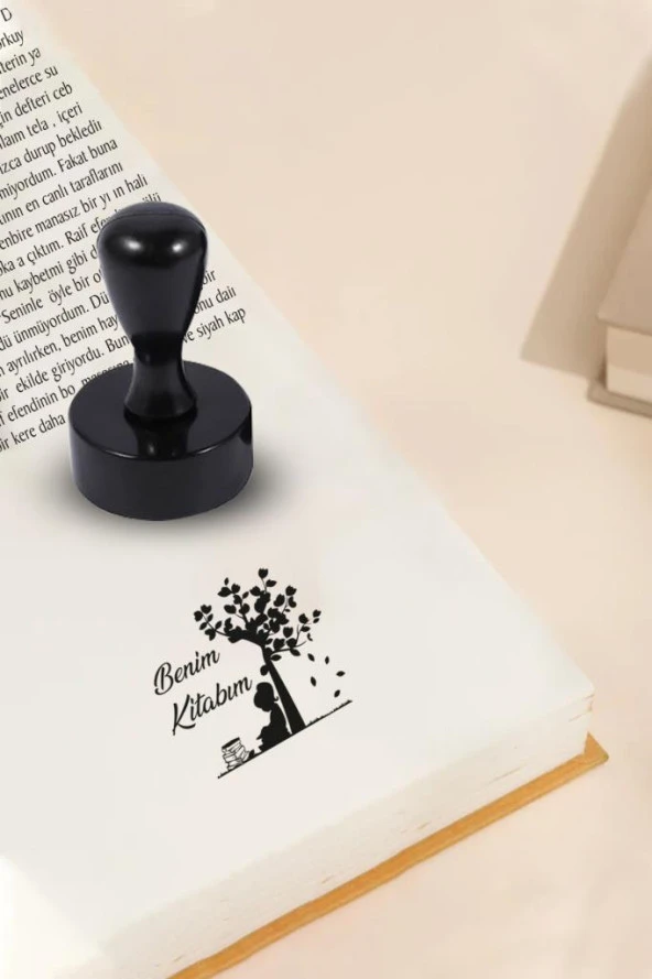 Kişiye Özel Kitap Mührü İsim Yazılı Kitap Mührü Özel Damga R5814-03 ürün görseli 1