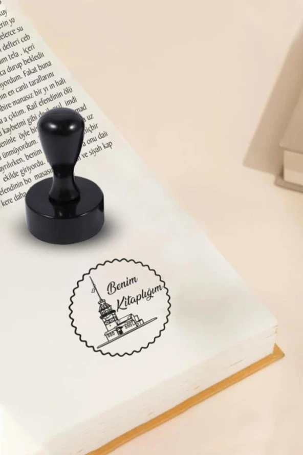 Kişiye Özel Kitap Mührü İsim Yazılı Kitap Mührü Özel Damga R5814-02 ürün görseli 1