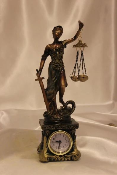 Dekoratif Avukat Adalet Kadın Heykeli Themis Terazi Saatli ürün görseli 1