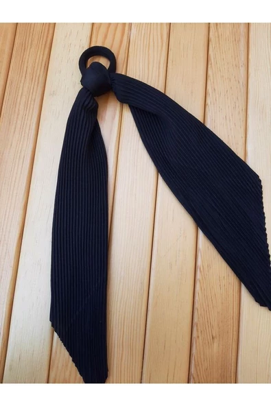 Siyah Lastikli Kuyruklu Bağlama Tokası ürün görseli 1