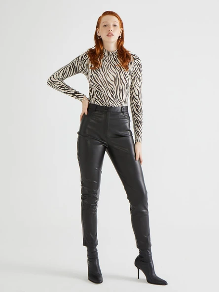 Zebra Desen Boğazlı Siyah Body - Resim 2
