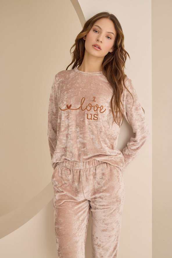 Pudra Love Us Kadife Pijama Takımı ürün görseli 1