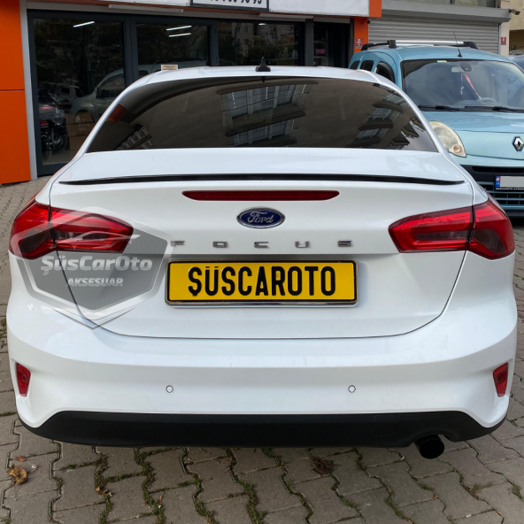 Ford Focus 4 2018 ve Sonrası Sedan Uyumlu Bagaj Üstü Spoiler Bagaj Çıtası Piano Black Parlak Siyah ürün görseli 1