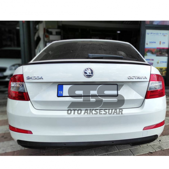 Octavia Piano Black Bagaj Üstü Spoiler Bagaj Çıtası ürün görseli 1