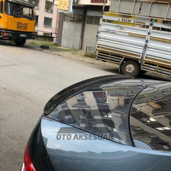 Skoda Süperb  Bagaj Üstü Spoiler Bagaj Çıtası Piano Black ürün görseli 1