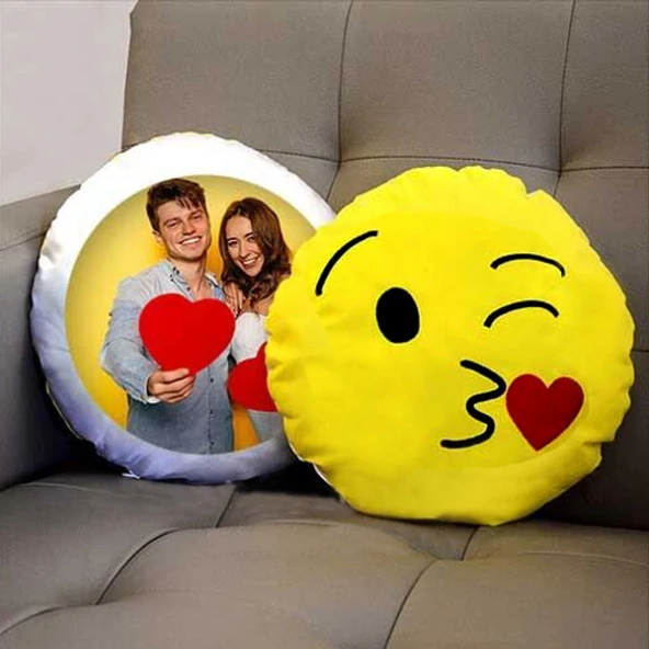 Kalpli Öpücük Emoji Yastık Kişiye Özel ürün görseli 1