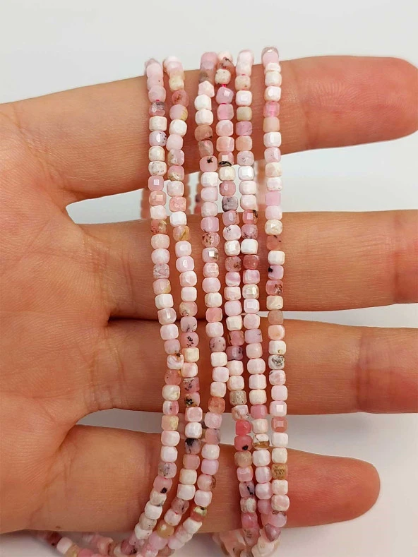Pembe & Beyaz Opal Taşı Küp Şekilli Dizi 2.5mm (45310) ürün görseli 1