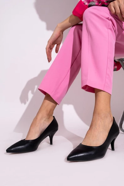 Kadın Siyah Mat Kısa Topuk Stiletto Ayakkabı - Candy ürün görseli 1