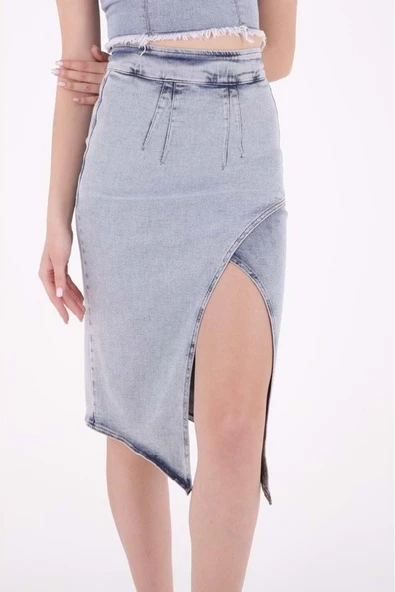 Yandan Yırtmaç Detaylı ve Önü Pensli Dar Kalıplı Cepsiz Kadın Kot Etek Kar Açık Mavi Denim ürün görseli 1