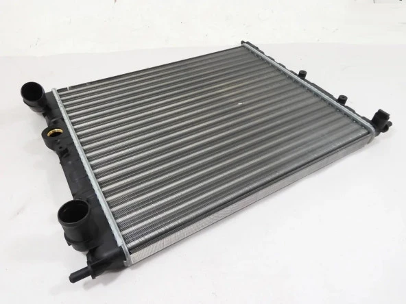 RENAULT R19 1.4 - 1.6 MOTOR SU RADYATÖRÜ NRF 7700784038 ürün görseli 1