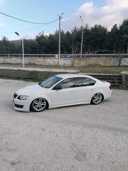 Skoda Octavia Uyumlu Yan Marşpiyel (Plastik) ürün görseli 1