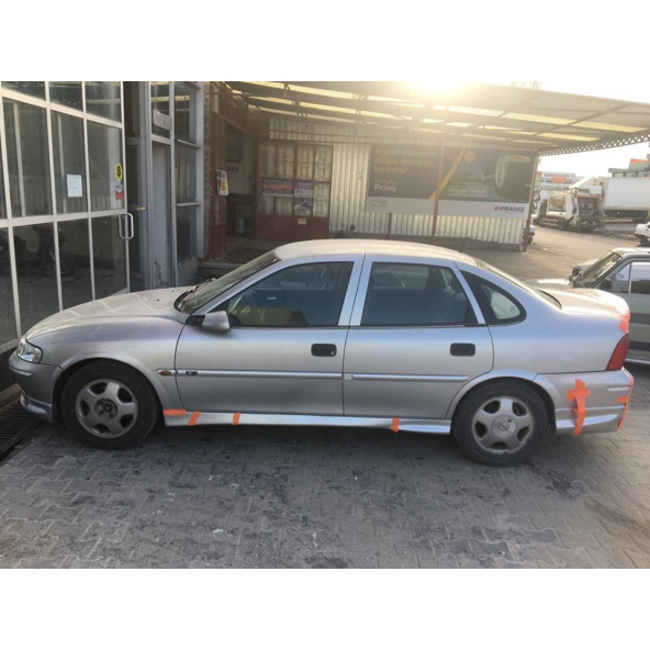 Opel Vectra B Yan Marşpiyel Takımı - Plastik ürün görseli 1