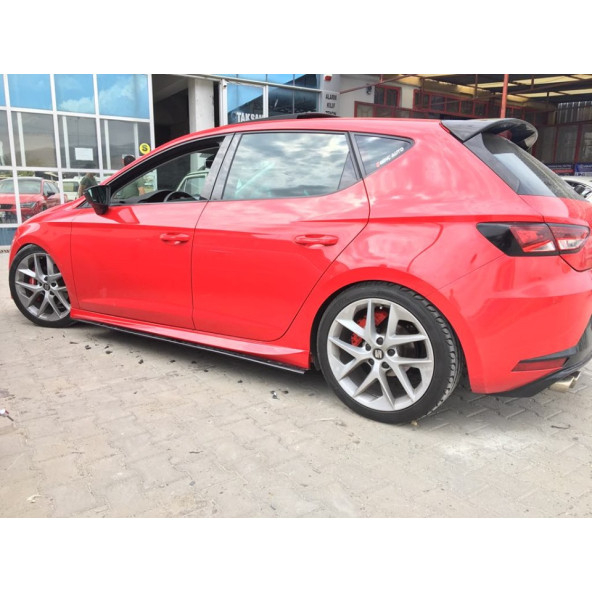 Seat Leon mk3 Yan Marşpiyel Takımı (2013-2020) Plastik ürün görseli 1