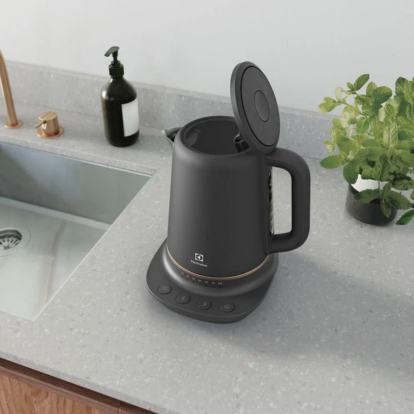 Electrolux Explore 7 E7K1-6BP 1.7 lt 2400 W Kettle - Resim 4