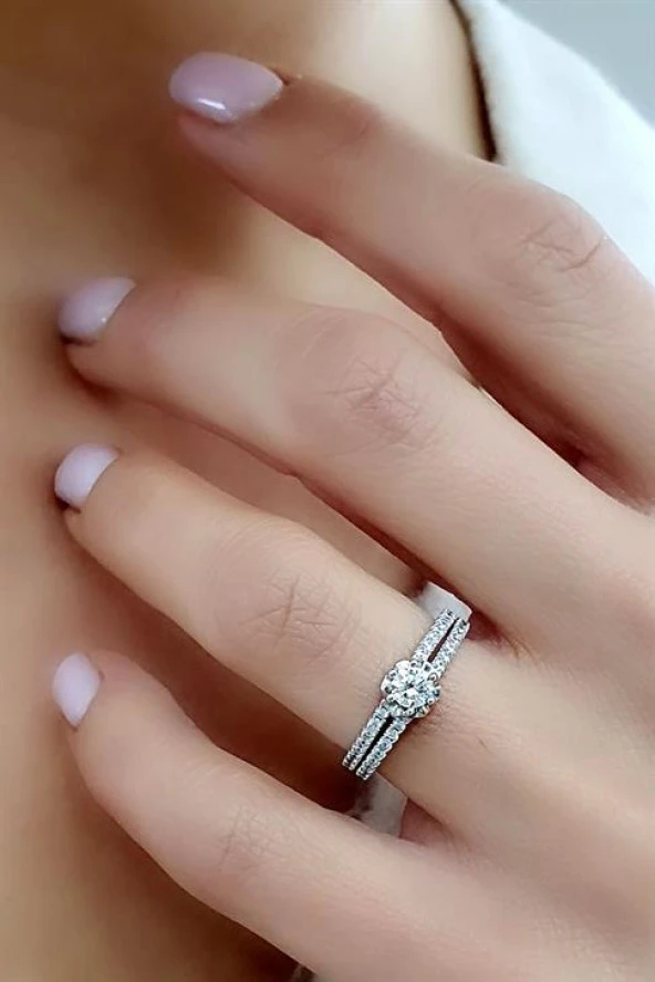 Sky Diamond Taşlı 925Ayar Gümüş Tek Taş Prenses Yüzük ürün görseli 1