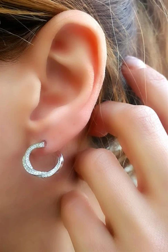 Pırlanta Parlaklığında Zirkon Taşlı 925Ayar Gümüş İtalyan Tasarımı Spiral Küpe ürün görseli 1