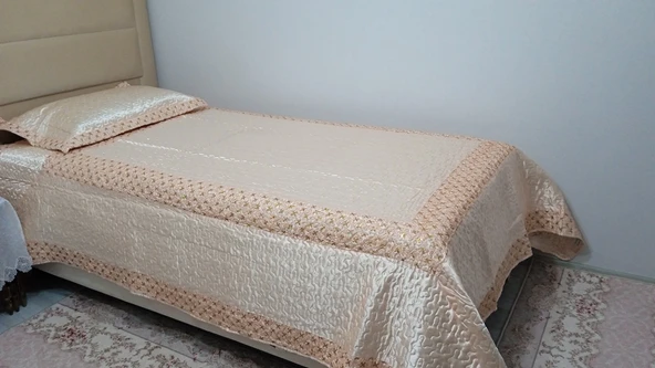 Endev tek kişilik pul işlemeli  saten yatak örtüsü krem ürün görseli 1