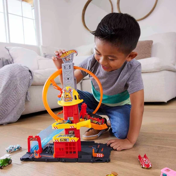 Hot Wheels® Çember Pistli İftaiye İstasyonu HKX41 - Resim 4