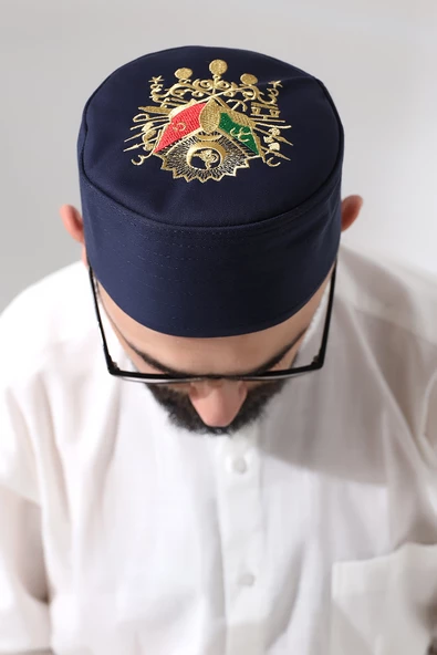 Lacivert Kapitone Osmanlı Arma Nakışlı Kalıp Namaz Takkesi ürün görseli 1