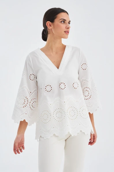 Peraluna HİROMİ BLOUSE %100 Pamuk V Yaka 3/4 Çan Kol Yazlık Kadın Bluz - Beyaz ürün görseli 1