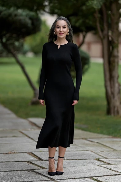 Styleboom X Peraluna DORSET DRESS Toka Detaylı Ribana Örgü Midi Kadın Triko Elbise - Siyah ürün görseli 1