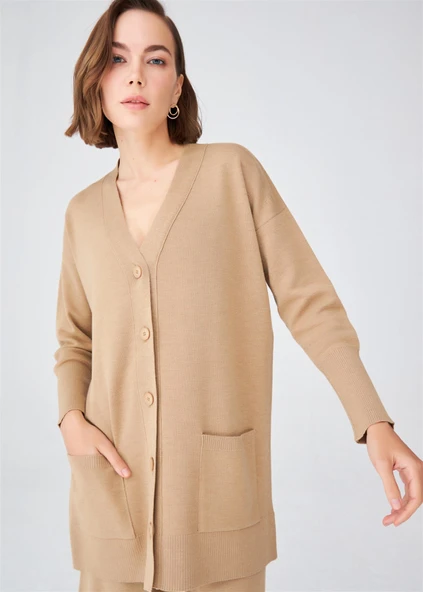 Peraluna NICOLA LONG CARDIGAN Cepli Klasik Kesim V Yaka Uzun Kadın Triko Hırka - Camel Melanj ürün görseli 1