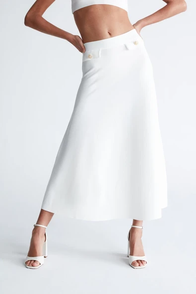 Styleboom X Peraluna VIVIEN SKIRT Düğme Detaylı Diz Altı Kloş Kadın Triko Etek - Ekru ürün görseli 1