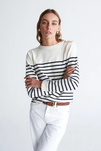 Styleboom X Peraluna AUDREY PULLOVER Omzu Düğmeli Çizgili Organik Pamuk Mevsimlik Kadın Triko Kazak - Ekru/Lacivert ürün görseli 1