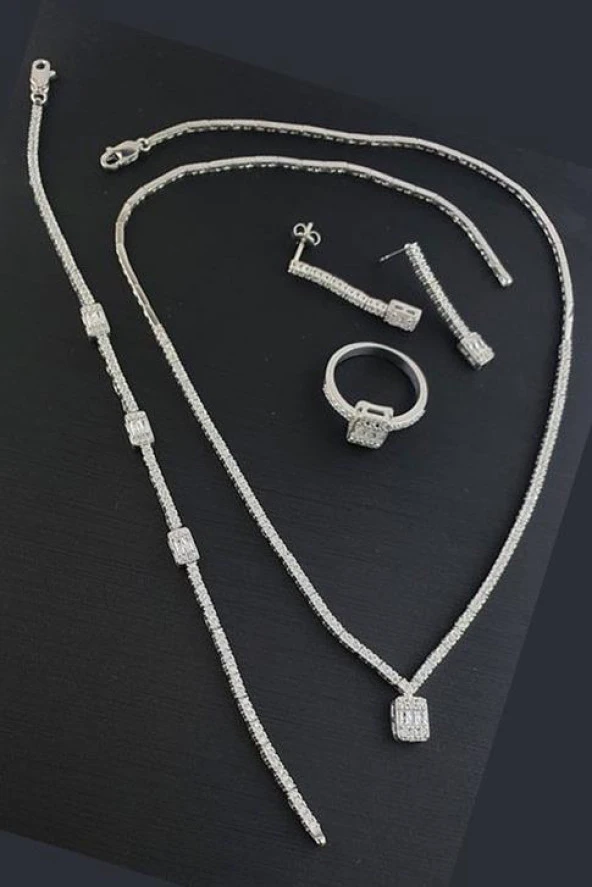Pırlanta Parlaklığında Zirkon Taşlı Baget 925Ayar Gümüş Set Takım ürün görseli 1