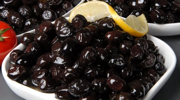 Yazar Yağlı Sele Siyah Zeytin 1 Kg ürün görseli 1