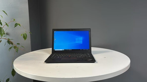 PTTAVM: Lenovo Thınkpad X280 Notebook İ5 8250U 8Gb Lpddr4 256Gb M2