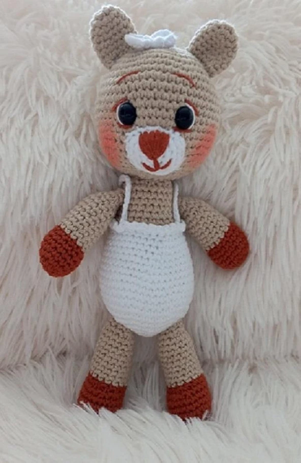 Beyaz Tulumlu Mutlu Miniş Ayıcık Uyku Arkadaşı Amigurumi Organik Oyuncak ürün görseli 1