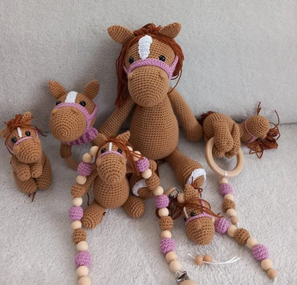 Altılı Yeni Doğan Kahverengi At Seti Amigurumi Organik Oyuncak ürün görseli 1