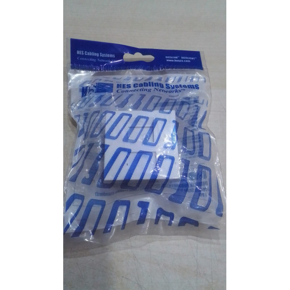 Fransız Tipi priz HCS  W00-30301 1-1 priz, yaylı toz kapaklı ve şeffaf etiket muhafazalı. ürün görseli 1