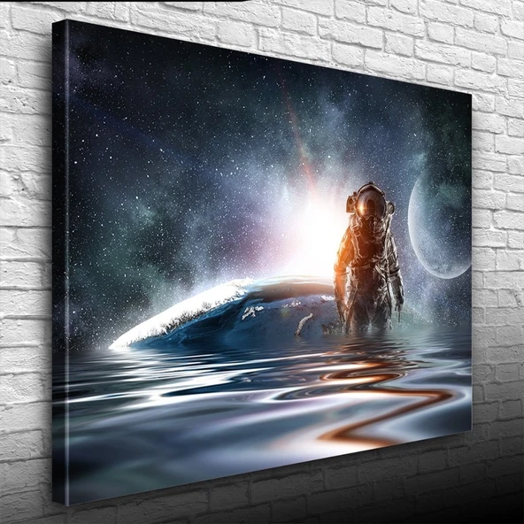 Su bulunan Gezegen ve Astronot Kanvas Tablo 50 x 70 ürün görseli 1
