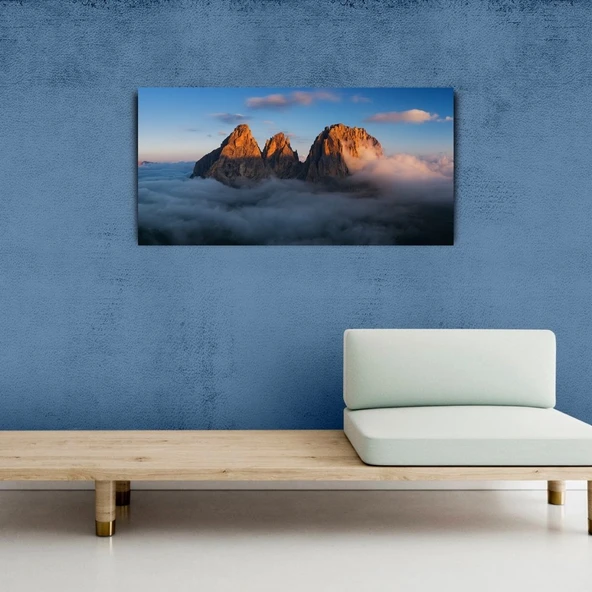 Bulutların üzerinde Kayalık Dağ Zirvesi Kanvas Tablo 60 x 120 ürün görseli 1