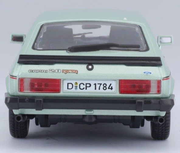 Bburago Ford Capri 1982 1:24 Model Araba - Resim 2