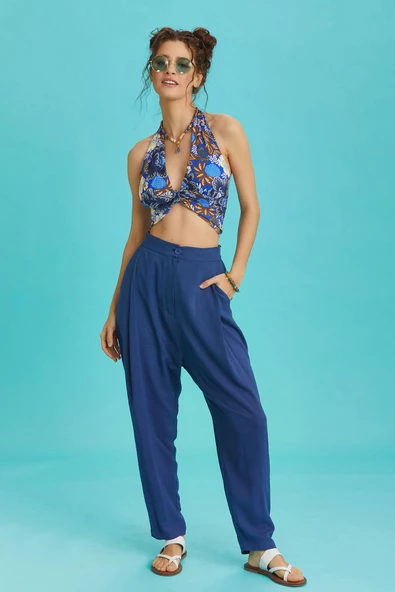 Boyundan Bağlamalı Mavi Desenli Crop Bluz ürün görseli 1