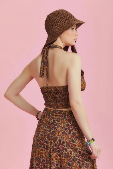 Boyundan Bağlamalı Desenli Crop Bluz - Resim 4